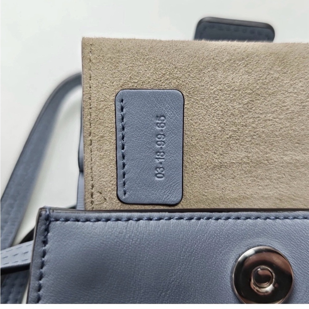 Chloé Light Blue Leather Shoulder Bag with Gold Hardware AUTHENTIC - Picture 5 of 13